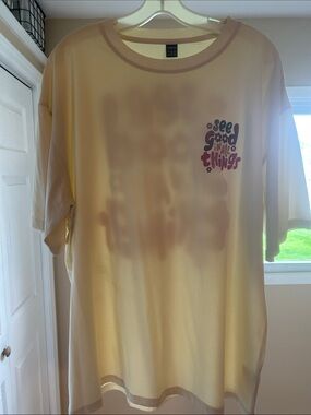 SHEIN Yellow Graphic Short Sleeve Tee